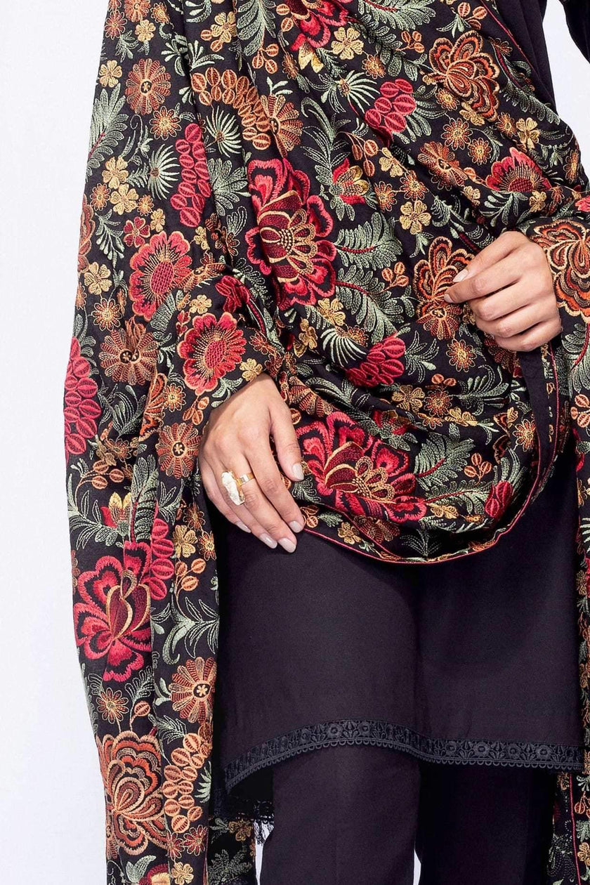 SARINNAH PREMIUM D71-FORMAL HEAVY EMBROIDED KARANDI LAWN SHAWL. - gracestore.pk